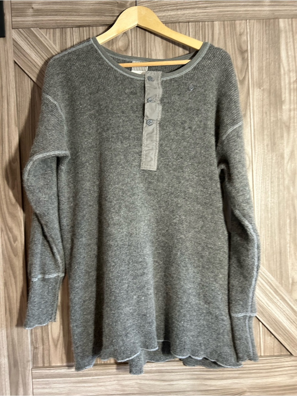 🇨🇦 MADE IN CANADA Stanfield's Heavy Weight Wool Henley - Men's L